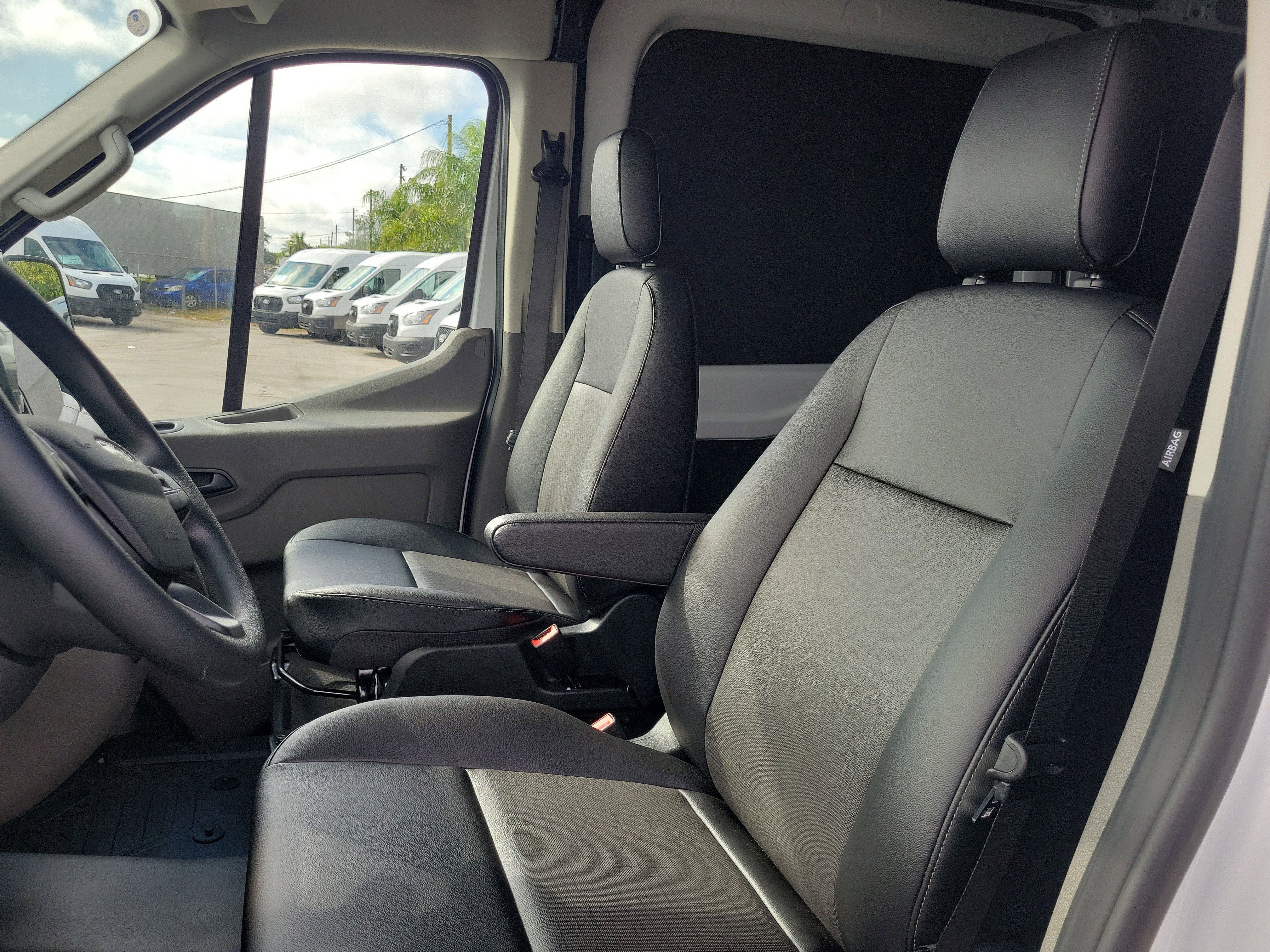 New 2026 Ford Transit 250 148 Medium Roof w/ Load Area Protection Package image 15