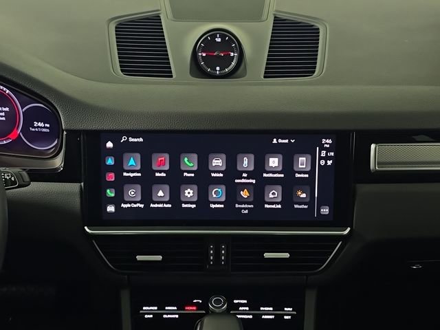 Certified 2023 Porsche Cayenne Platinum Edition image 20