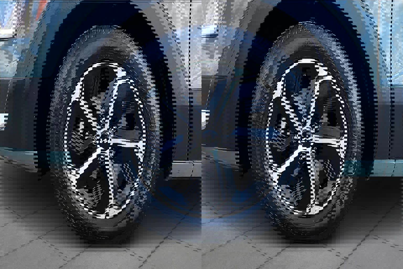 Used 2023 Kia Niro EX image 11