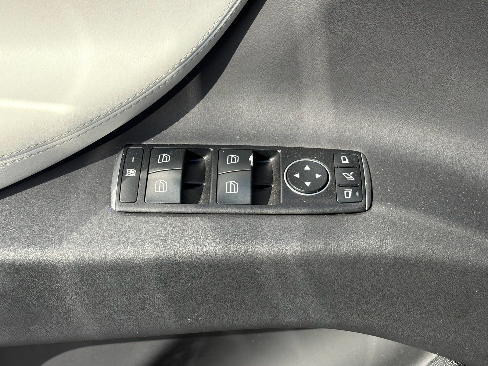 Used 2016 Tesla Model X 70D AWD/4WD image 13