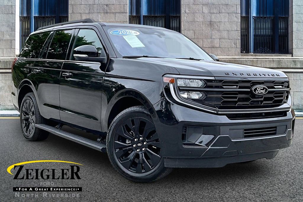 Used 2025 Ford Expedition Platinum w/ Stealth Appearance Package AWD/4WD video 1