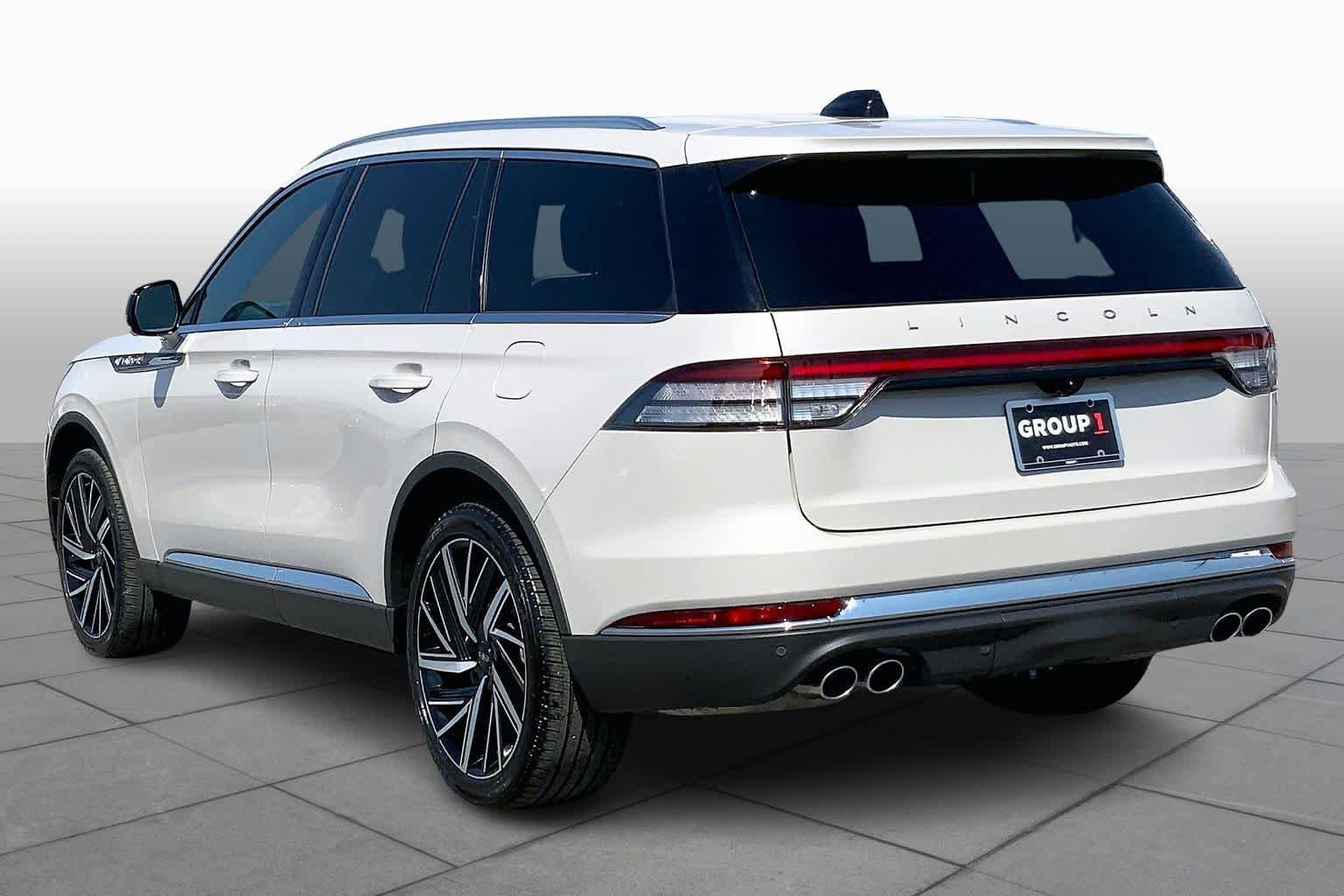 Used 2025 Lincoln Aviator Reserve w/ Equipment Group 201A image 12