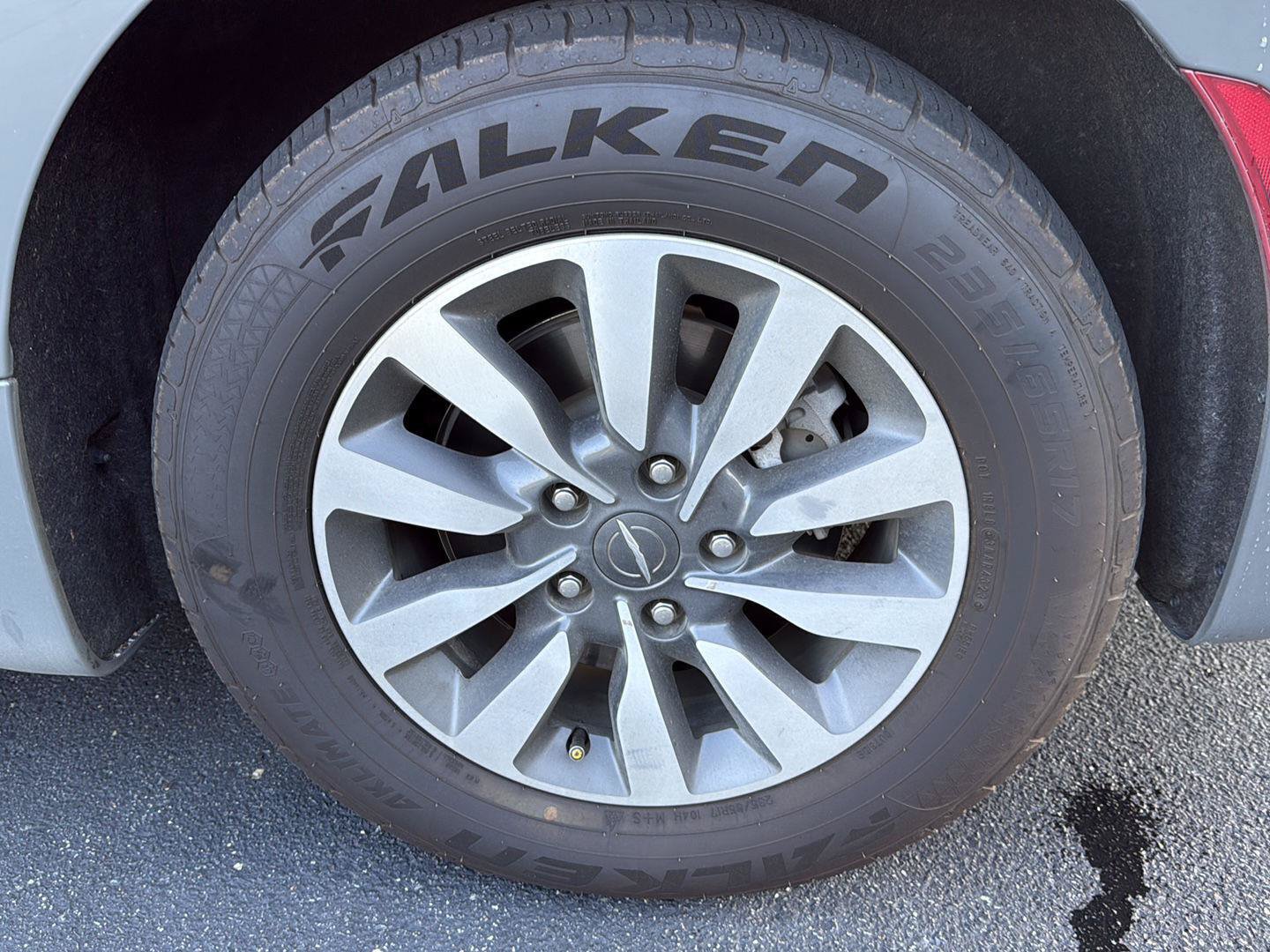 Used 2022 Chrysler Pacifica Touring-L w/ Uconnect Theater Family Group FWD image 4