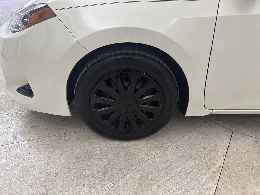 Used 2017 Toyota Corolla LE FWD image 13