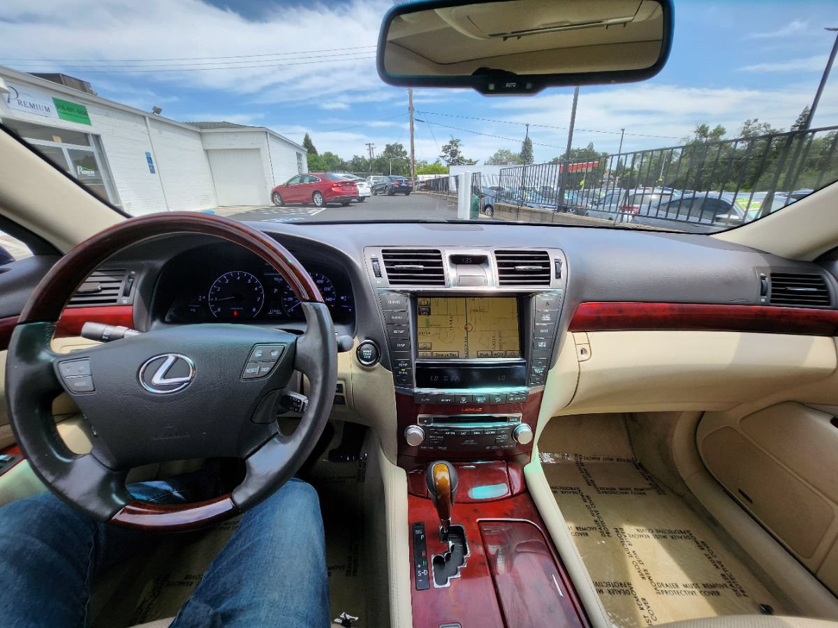 Used 2010 Lexus LS 460 RWD image 15