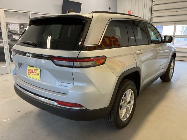 Used 2025 Jeep Grand Cherokee Laredo X w/ Luxury Tech Group I image 4