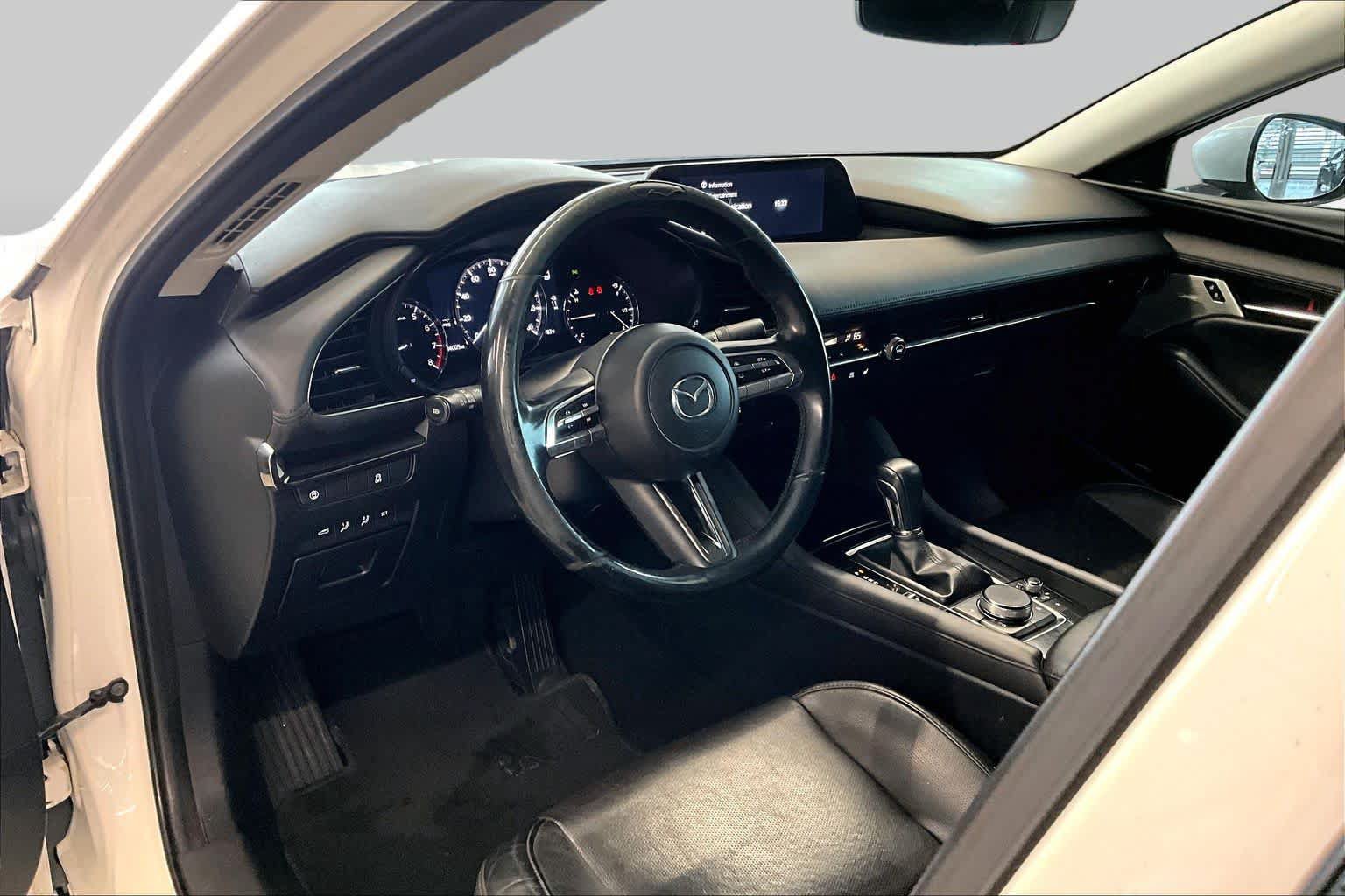 Used 2019 MAZDA MAZDA3 Sedan w/ Premium Package FWD image 16
