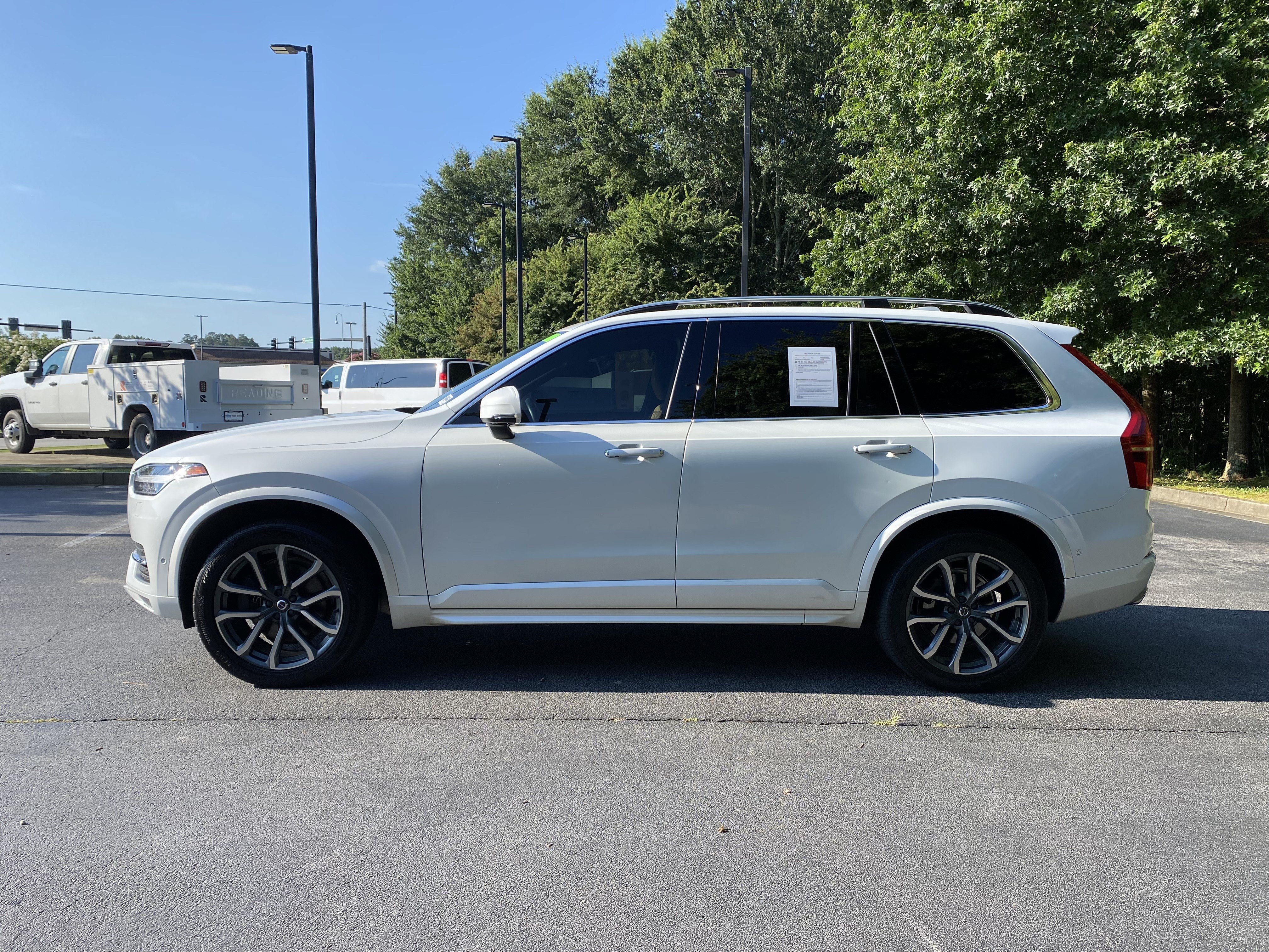 Used 2018 Volvo XC90 T6 Momentum w/ Convenience Package AWD/4WD image 6