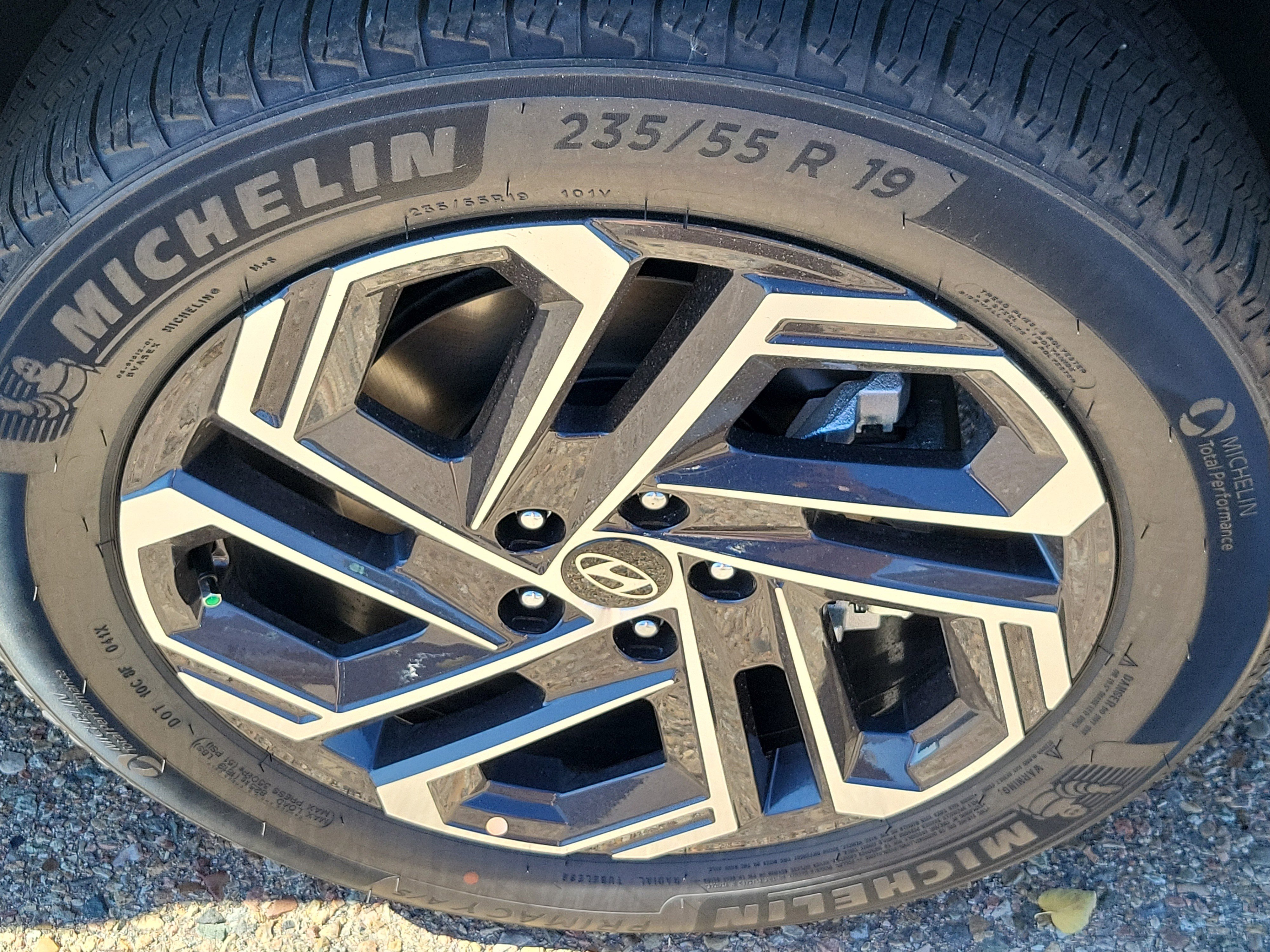 New 2025 Hyundai Tucson Limited image 15