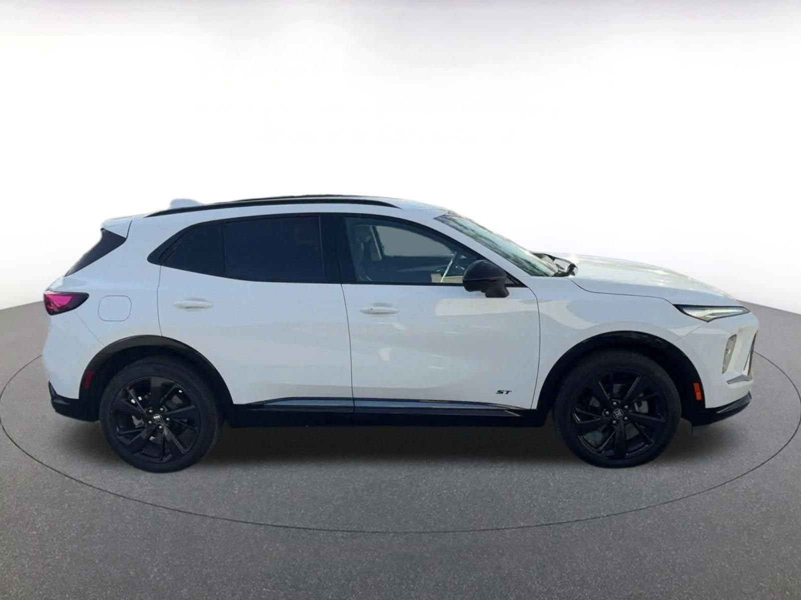 Used 2024 Buick Envision Sport Touring image 16