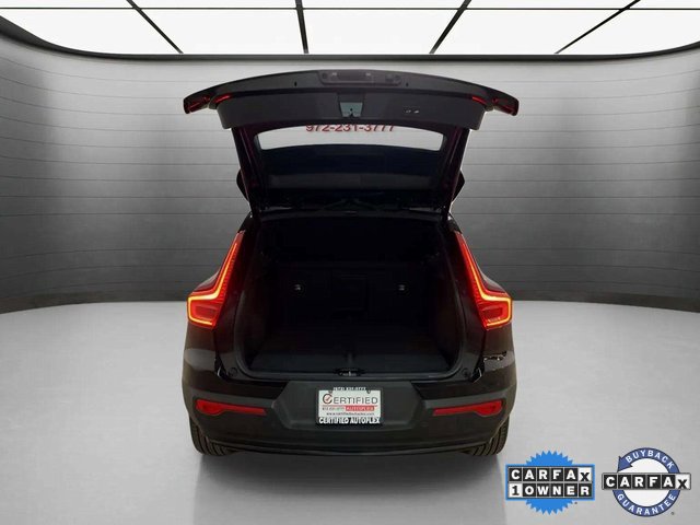 Used 2025 Volvo XC40 B5 Plus image 7