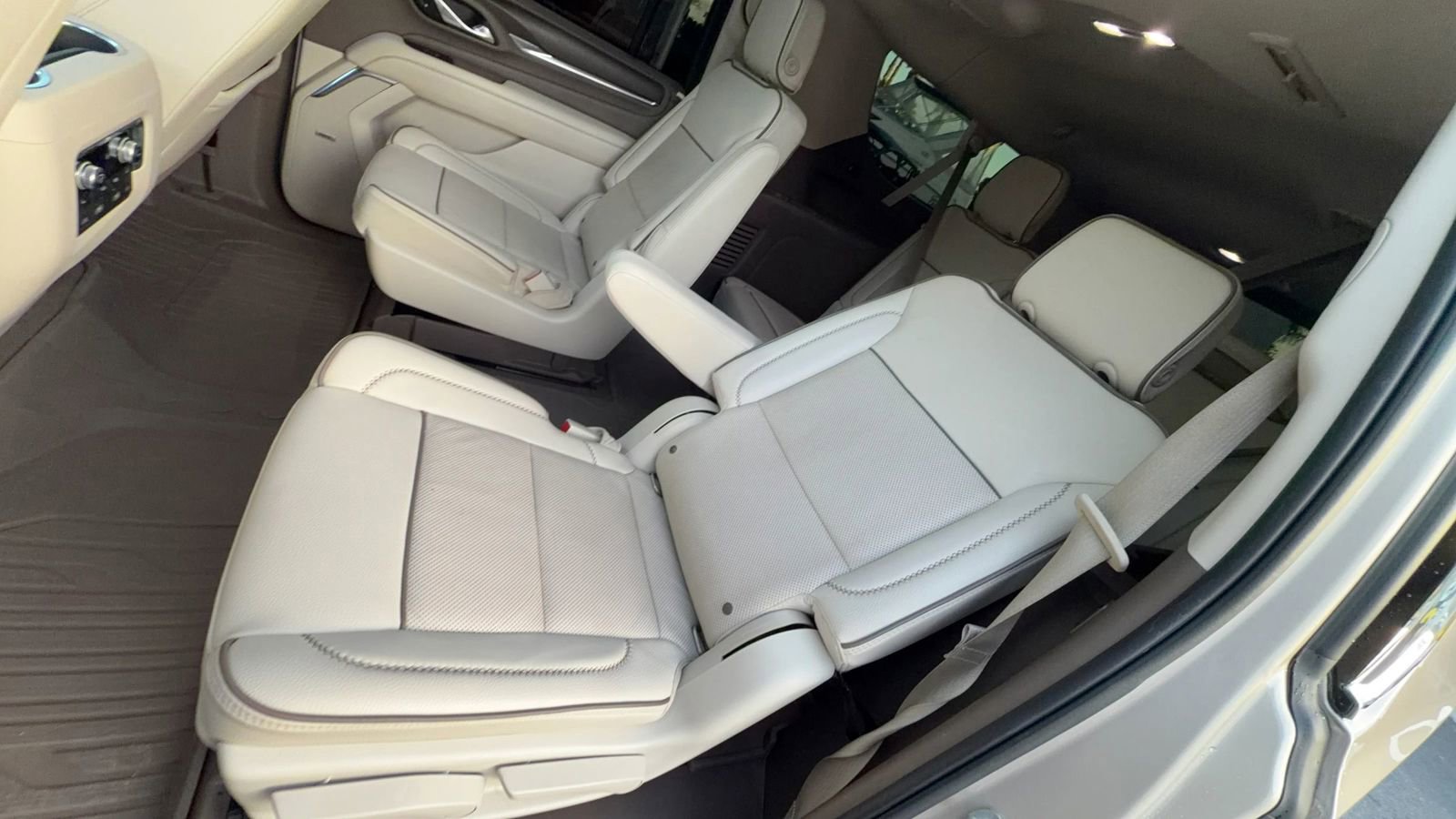 Used 2021 GMC Yukon XL Denali w/ Denali Ultimate Package image 31