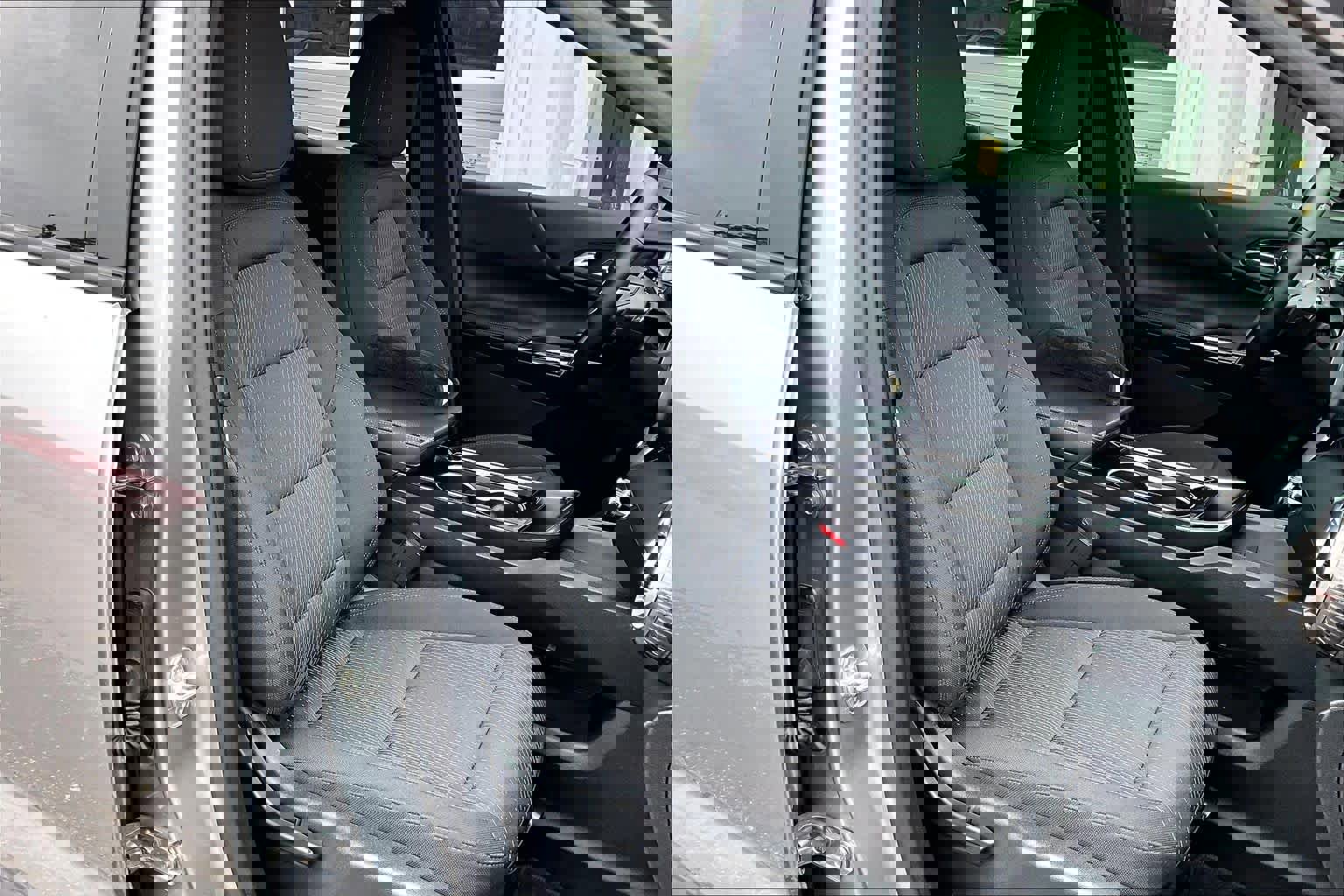 Used 2025 Chevrolet Equinox LT image 8