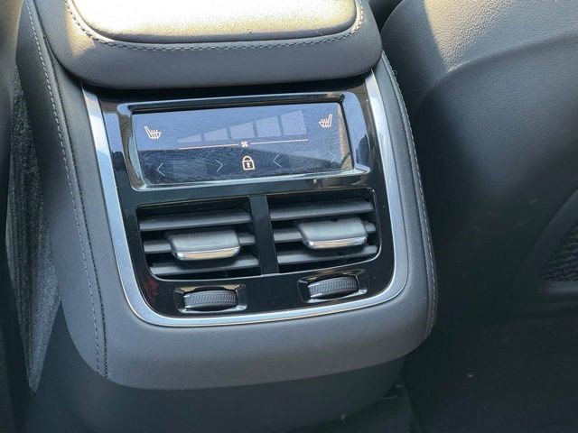 Used 2025 Volvo XC90 B6 Plus image 20