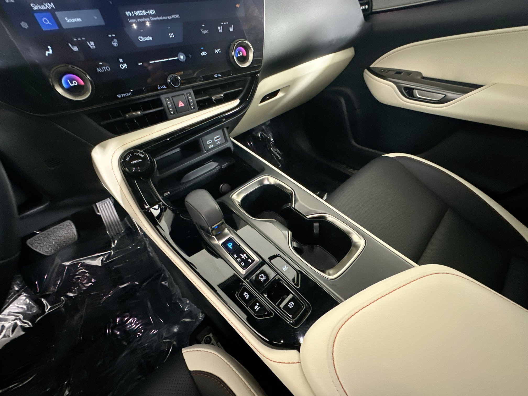 Used 2024 Lexus NX 350h AWD image 22