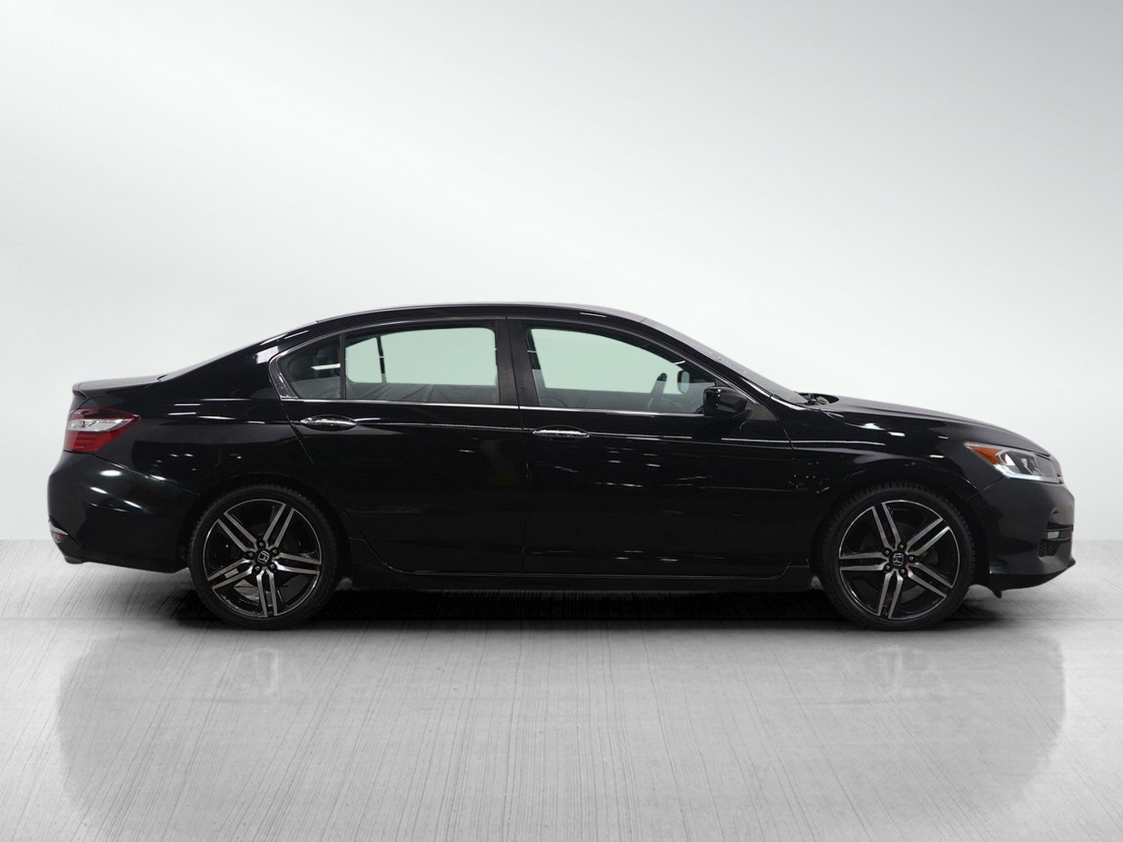 Used 2016 Honda Accord Sport image 6