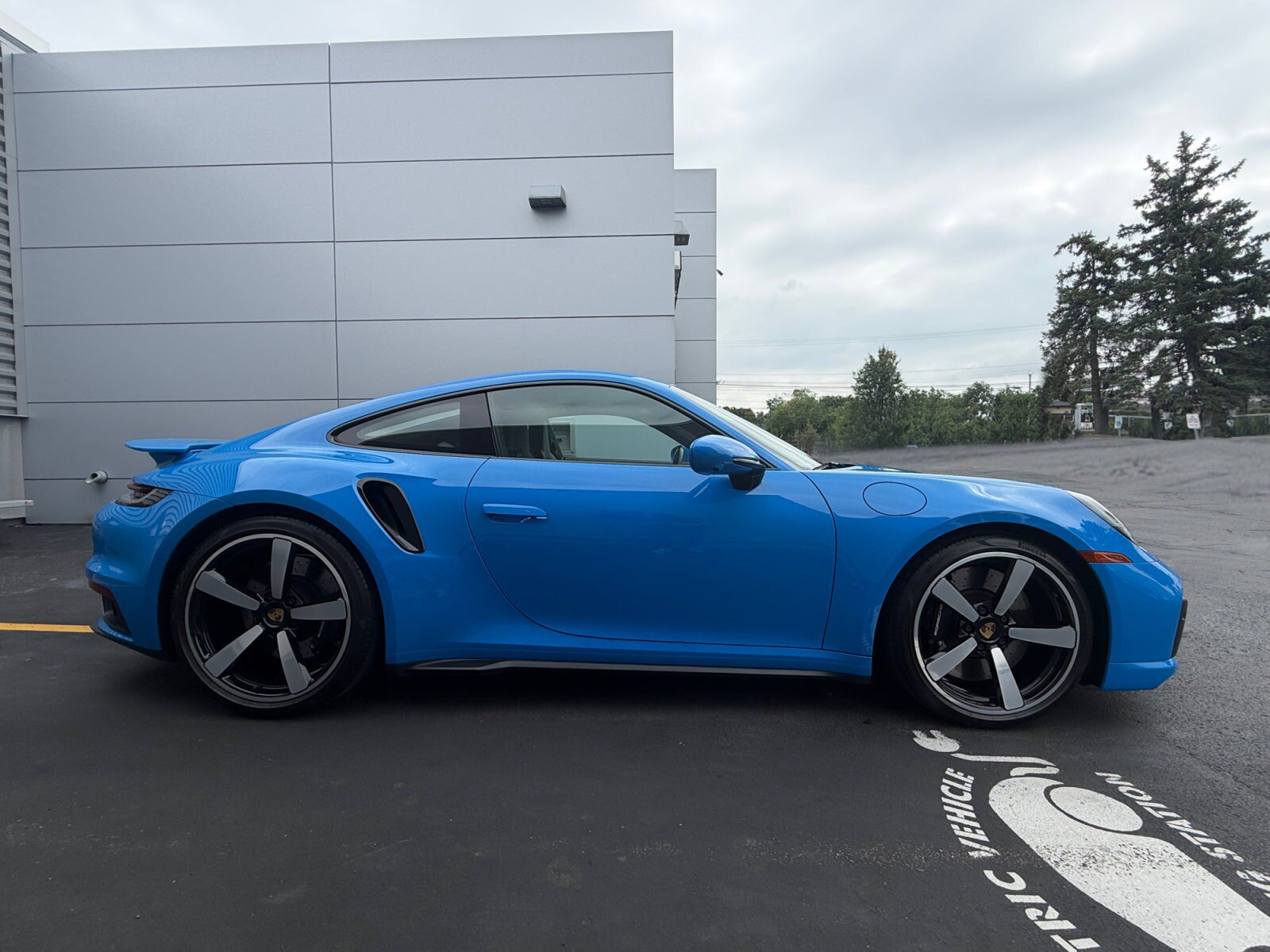 Certified 2022 Porsche 911 Turbo AWD/4WD image 12