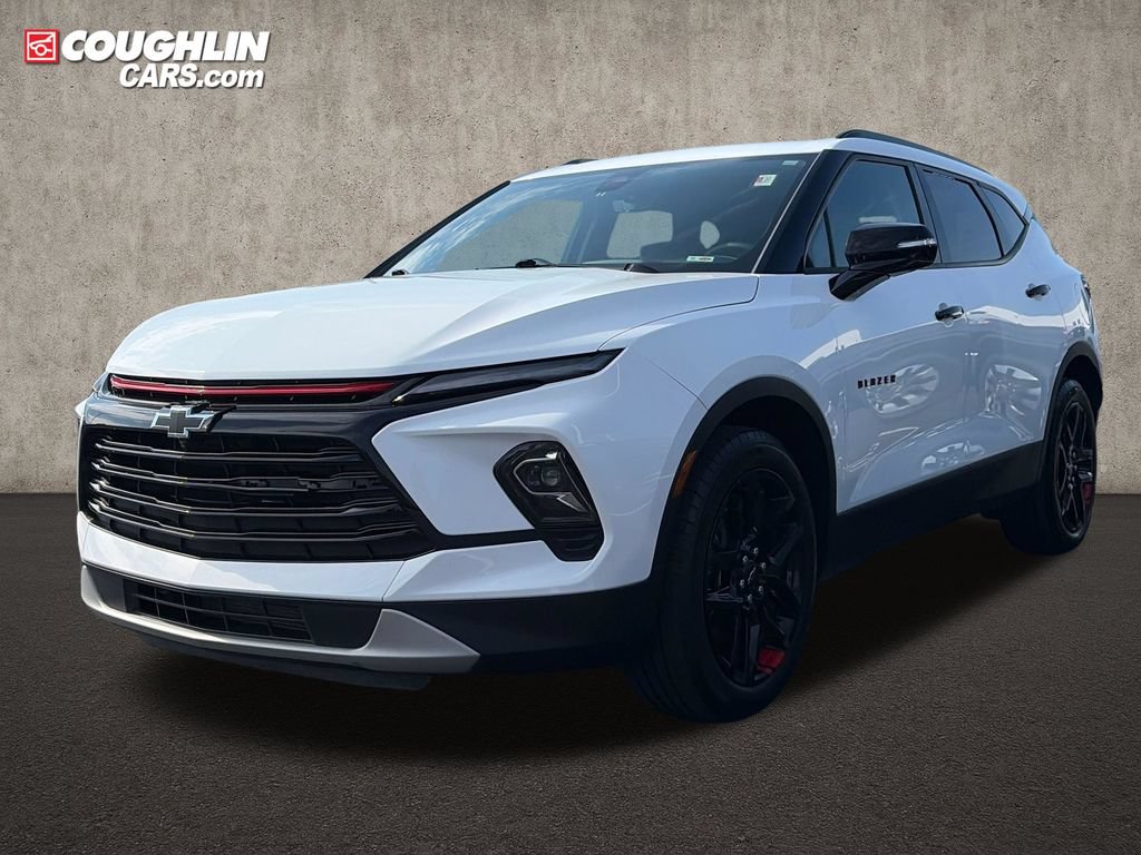 Used 2025 Chevrolet Blazer LT w/ Sound & Technology Package AWD/4WD image 4