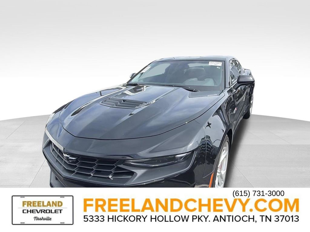 Used 2023 Chevrolet Camaro LT w/ Technology Package RWD image 6