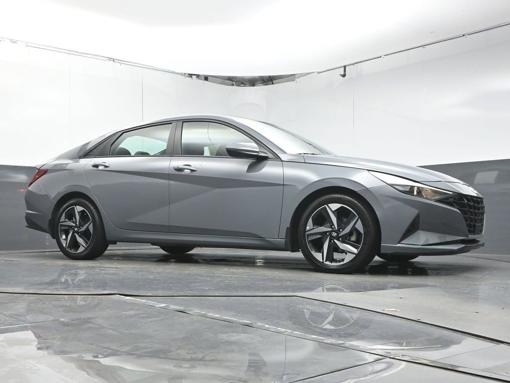 Used 2023 Hyundai Elantra SEL w/ Convenience Package image 29