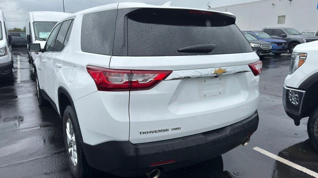Used 2021 Chevrolet Traverse LS AWD/4WD image 5