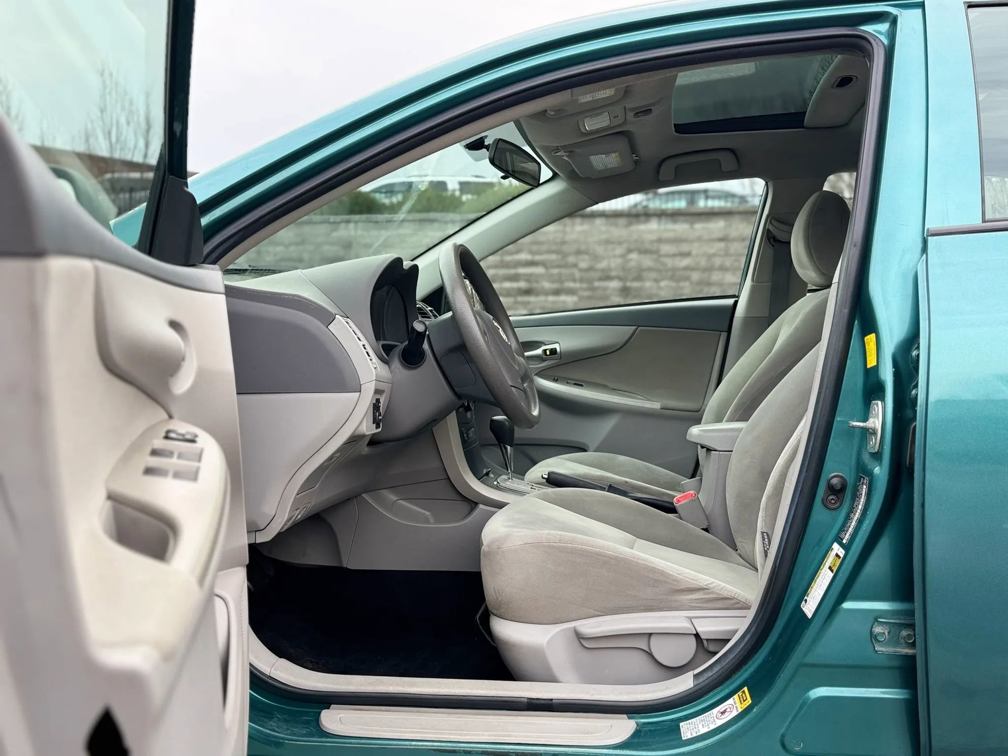 Used 2010 Toyota Corolla S image 14