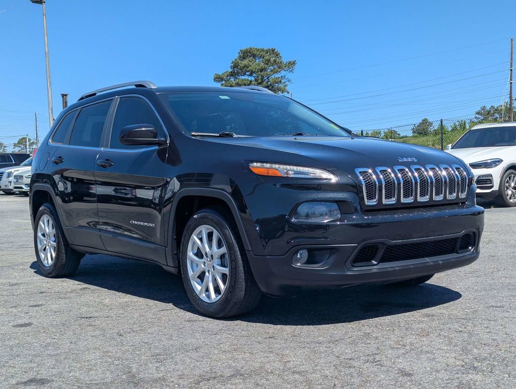 Used 2016 Jeep Cherokee Latitude w/ Comfort/Convenience Group image 3