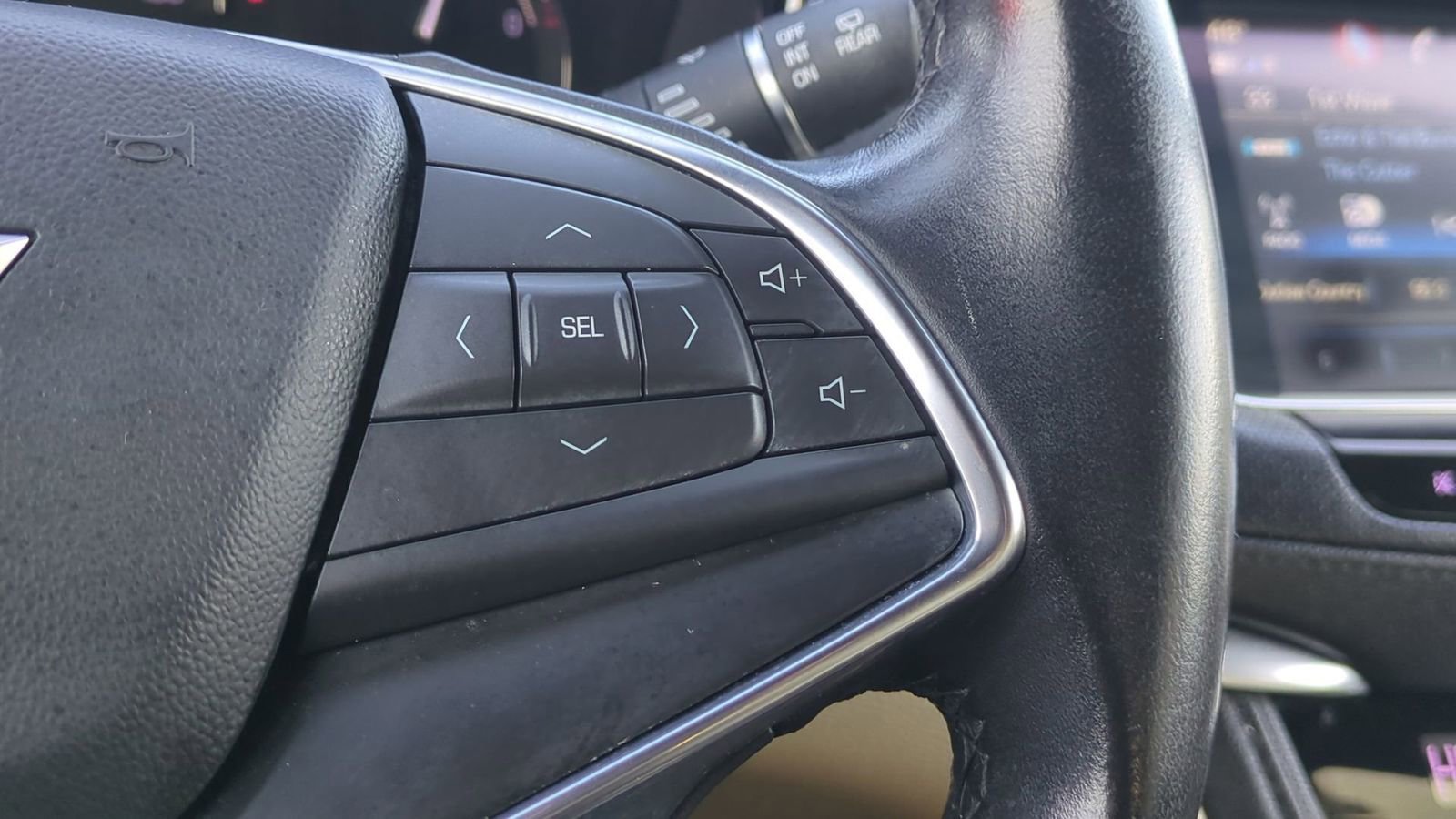 Used 2019 Cadillac XT5 FWD image 23