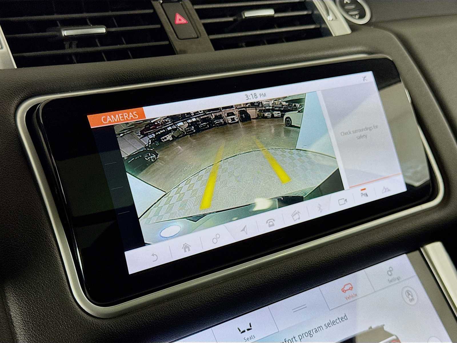 Used 2020 Land Rover Range Rover Sport HSE image 17