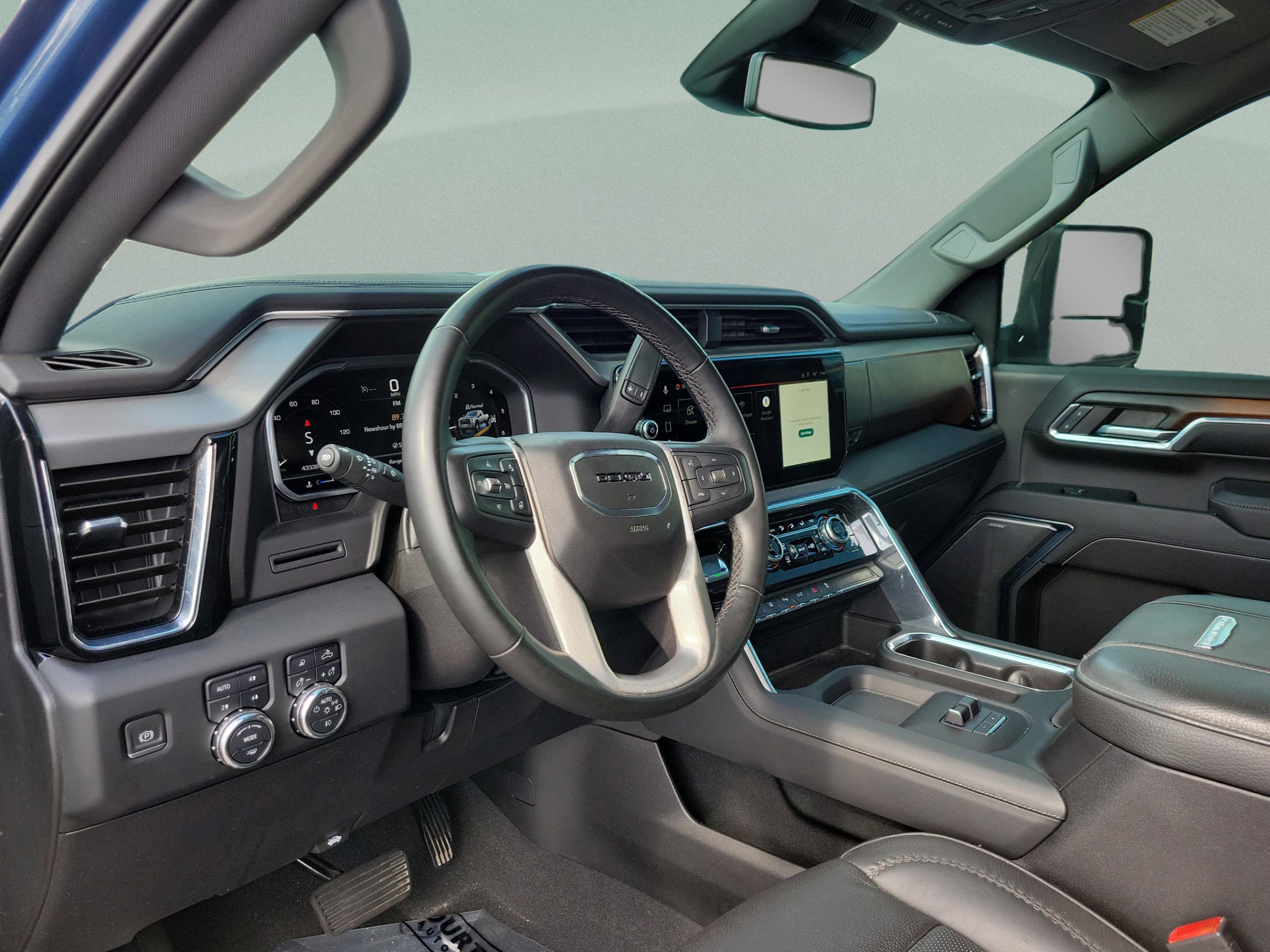 Used 2024 GMC Sierra 3500 Denali AWD/4WD image 13
