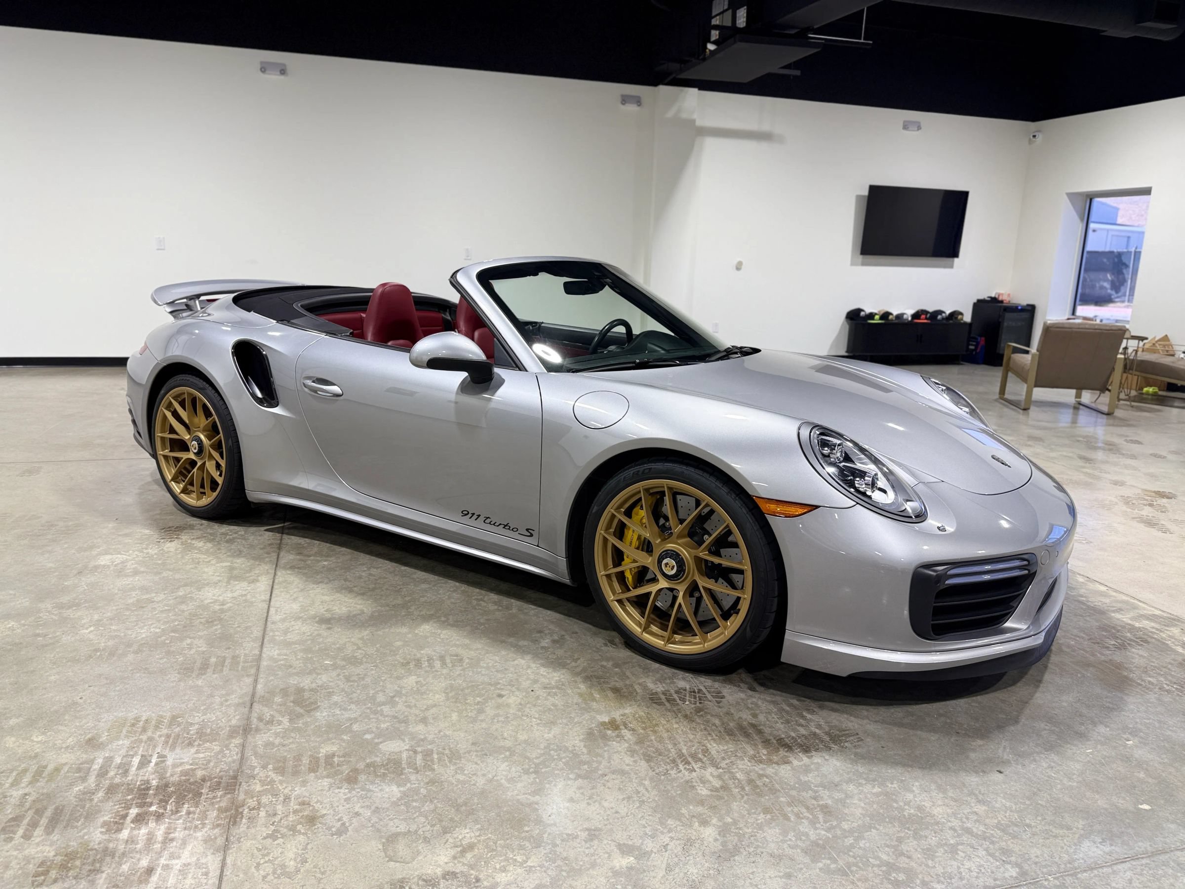 Used 2017 Porsche 911 Turbo S AWD/4WD image 6