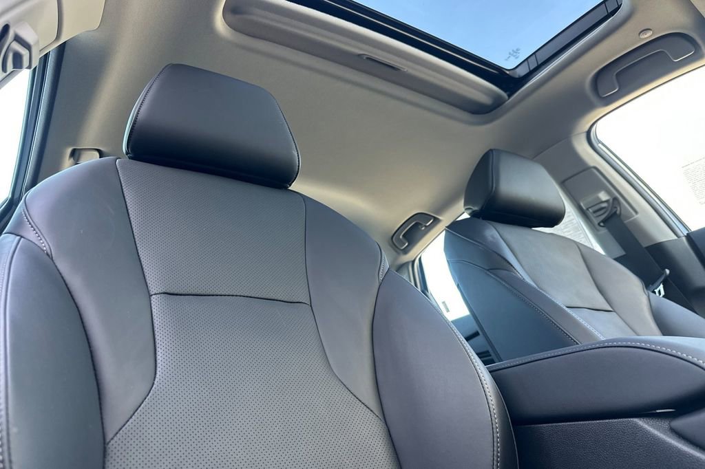 Certified 2025 Honda Accord Touring image 16