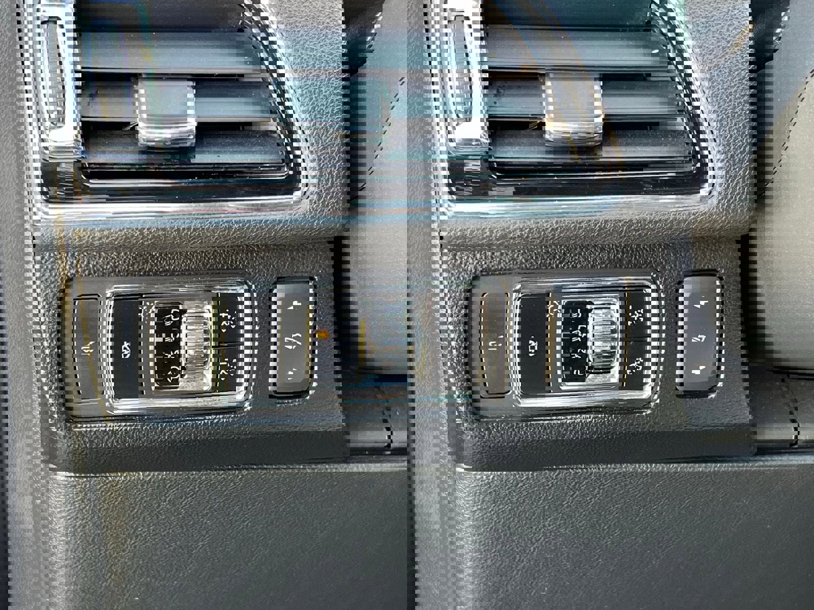 Used 2023 Lincoln Navigator Reserve image 31