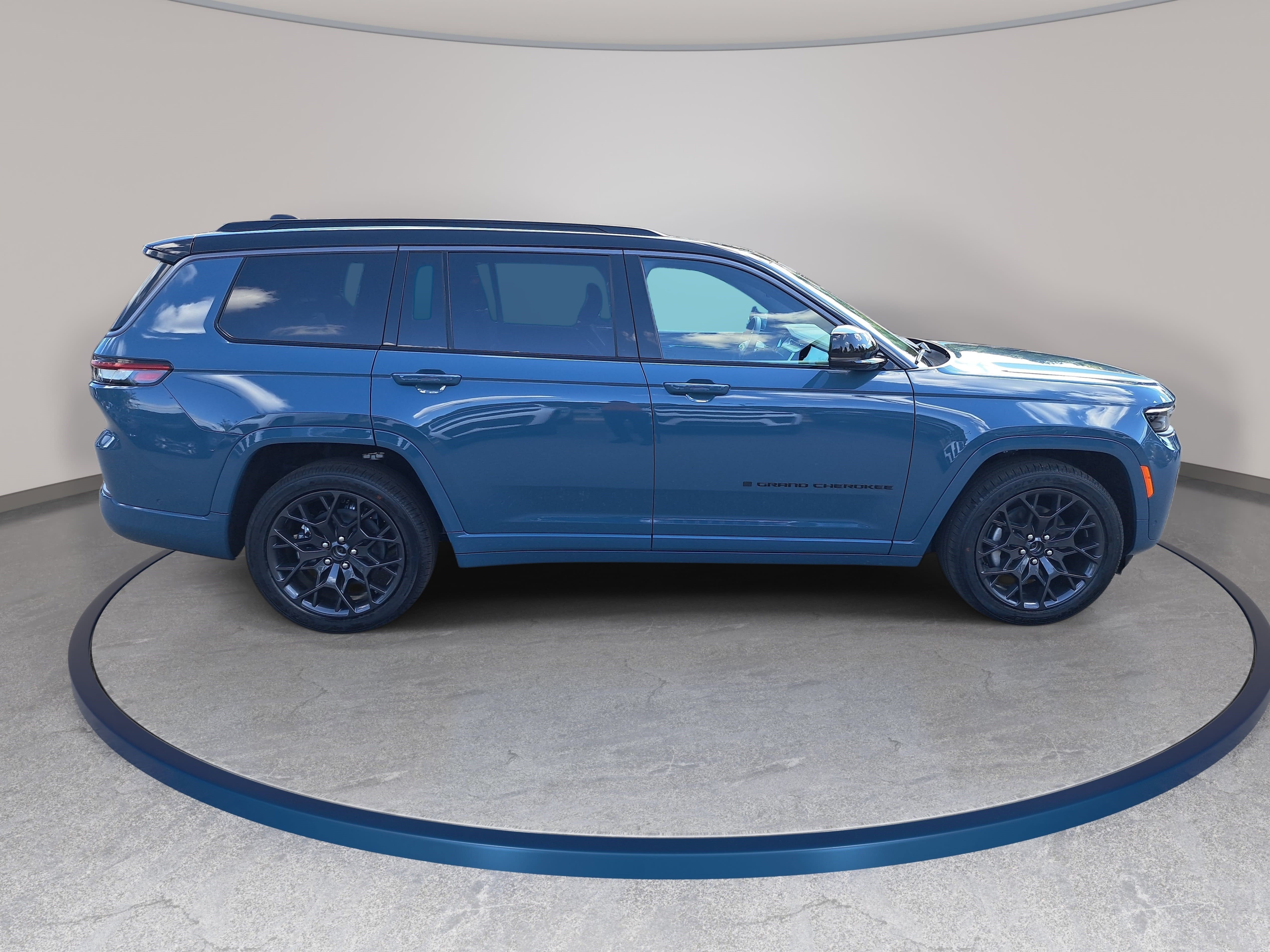 New 2027 Jeep Grand Cherokee L Summit w/ Obsidian Package AWD/4WD image 4