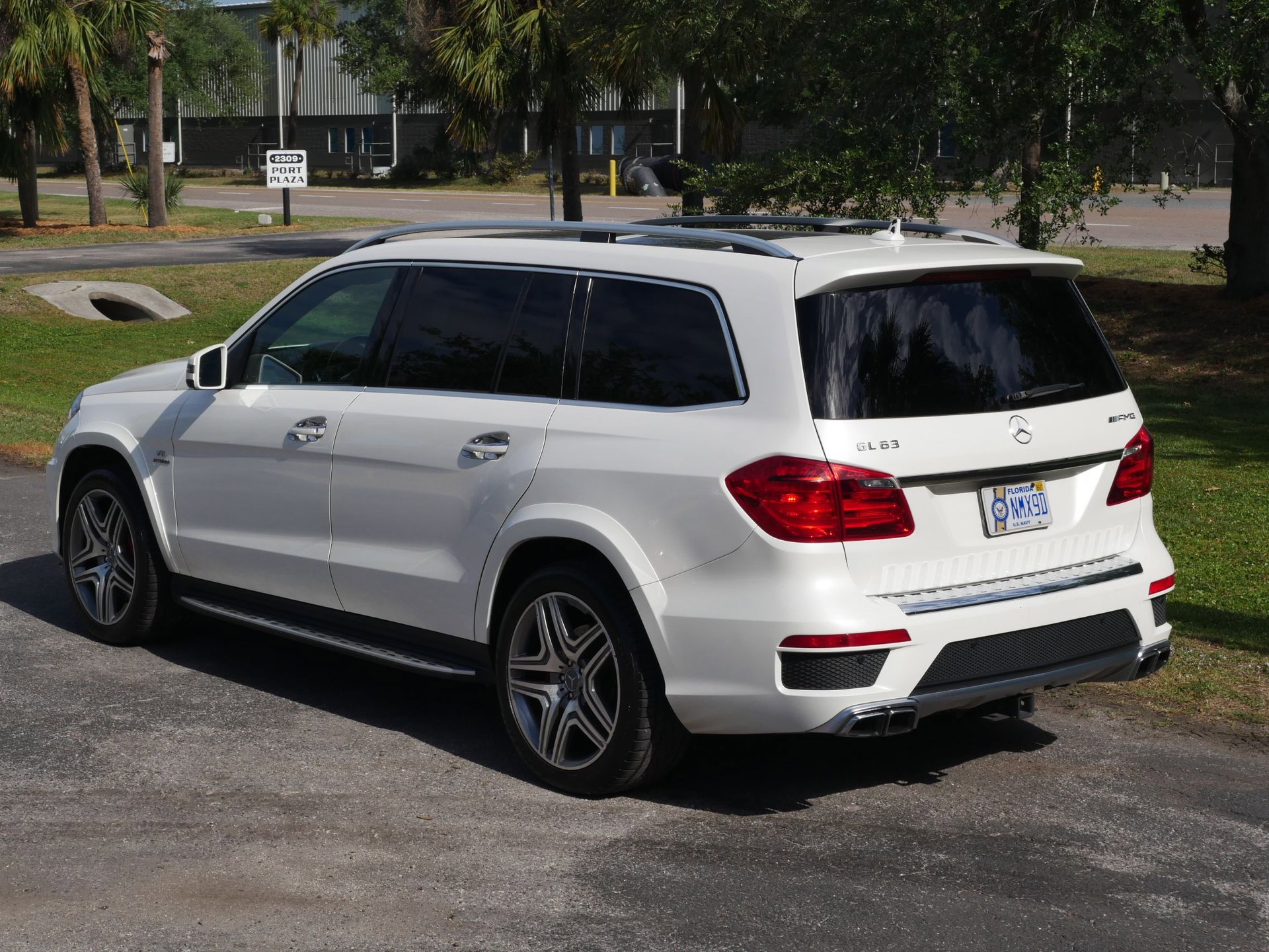 Used 2014 Mercedes-Benz GL 63 AMG 4MATIC image 18