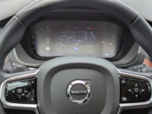 Certified 2023 Volvo XC60 B5 Plus AWD/4WD image 32