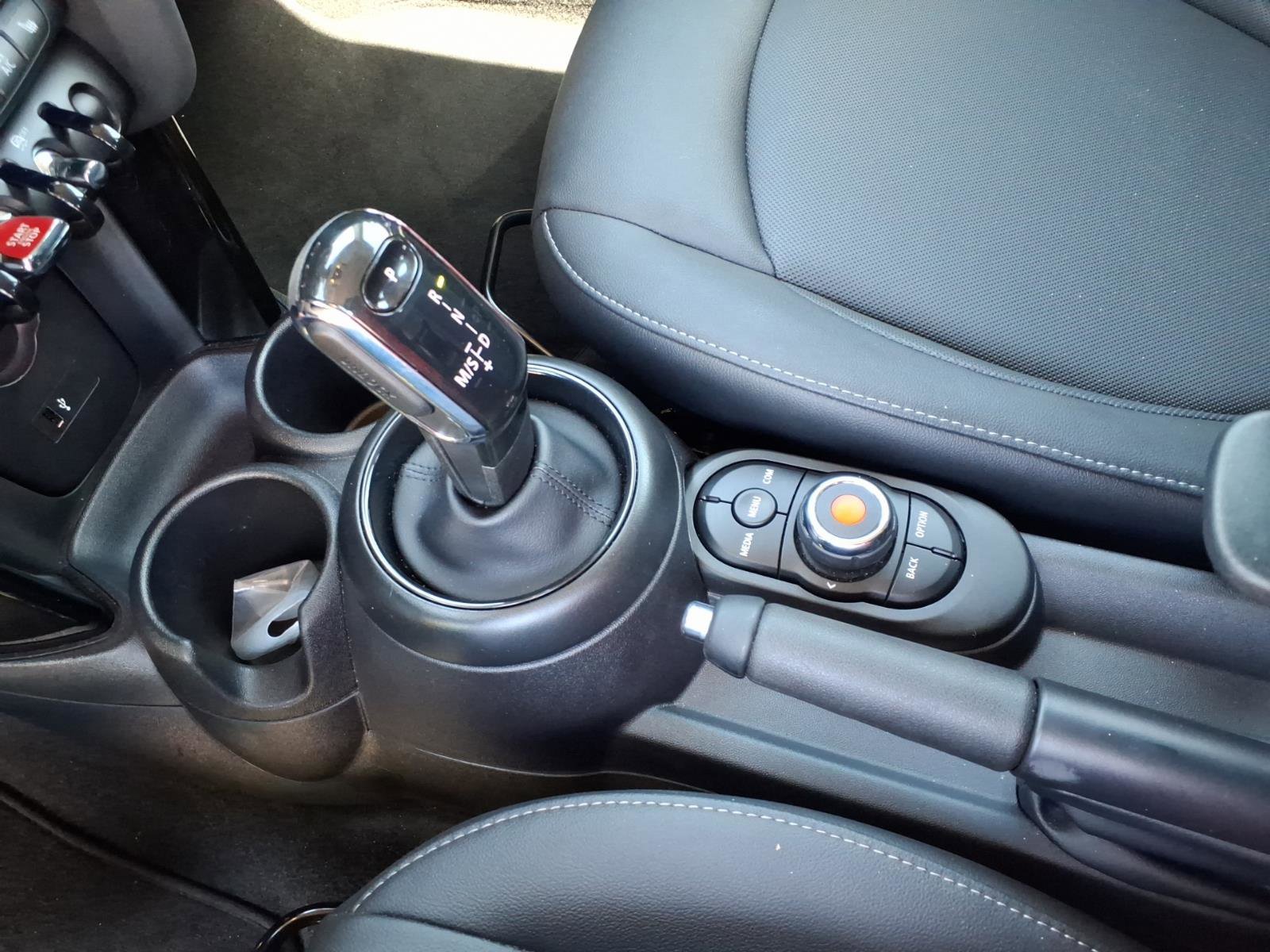 Used 2022 MINI Cooper 2-Door Hardtop image 17