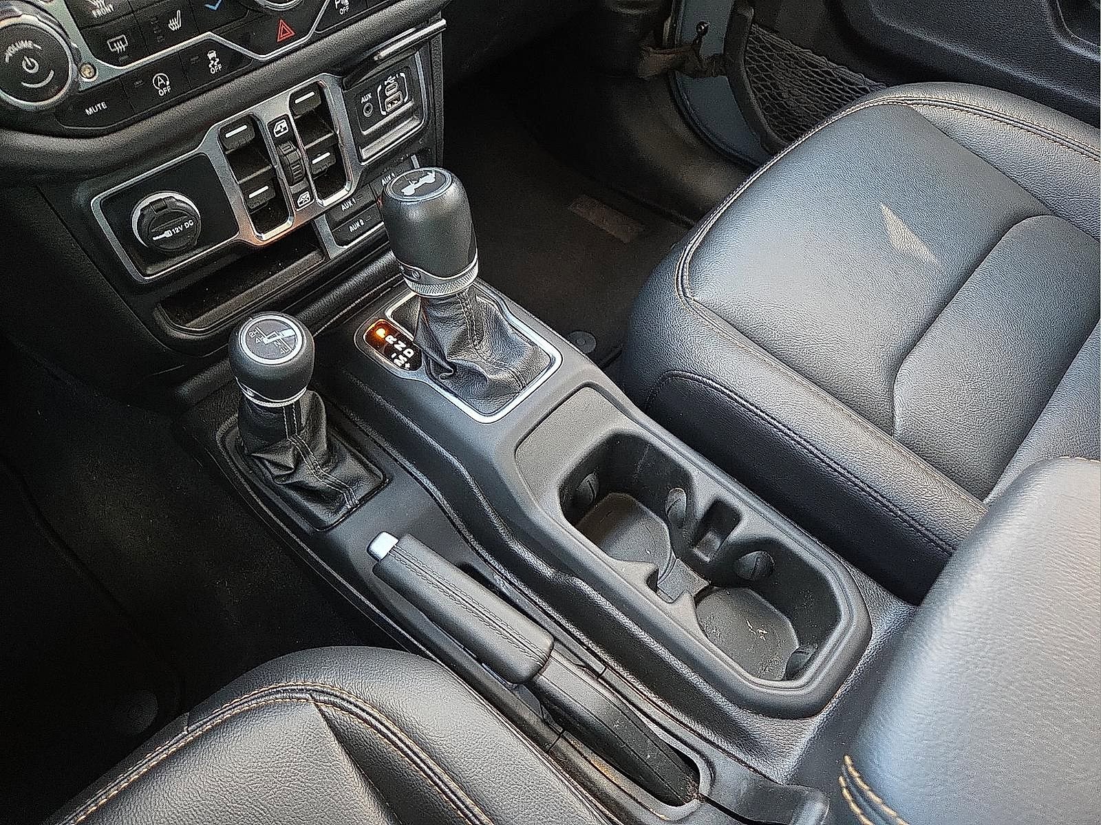 New 2024 Jeep Wrangler Sahara w/ Technology Group image 25