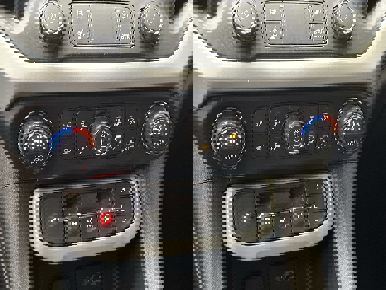 Certified 2021 GMC Acadia SLE w/ Driver Convenience Package image 23