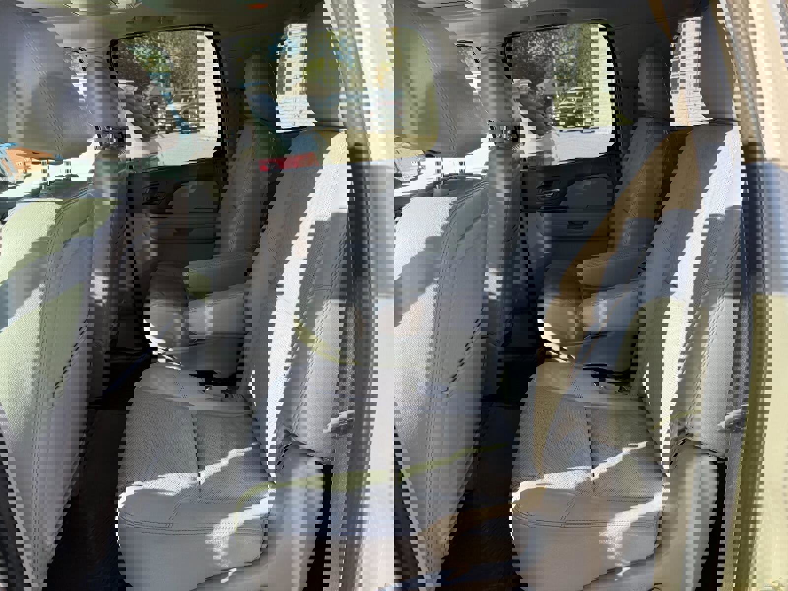 Used 2012 Chevrolet Suburban LTZ image 11