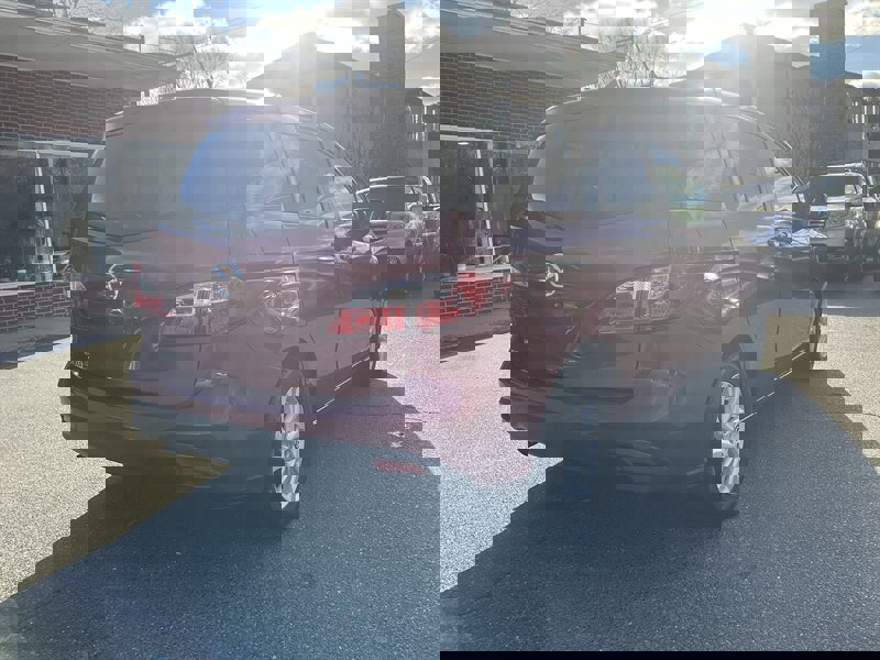 Used 2015 MAZDA MAZDA5 Sport image 5