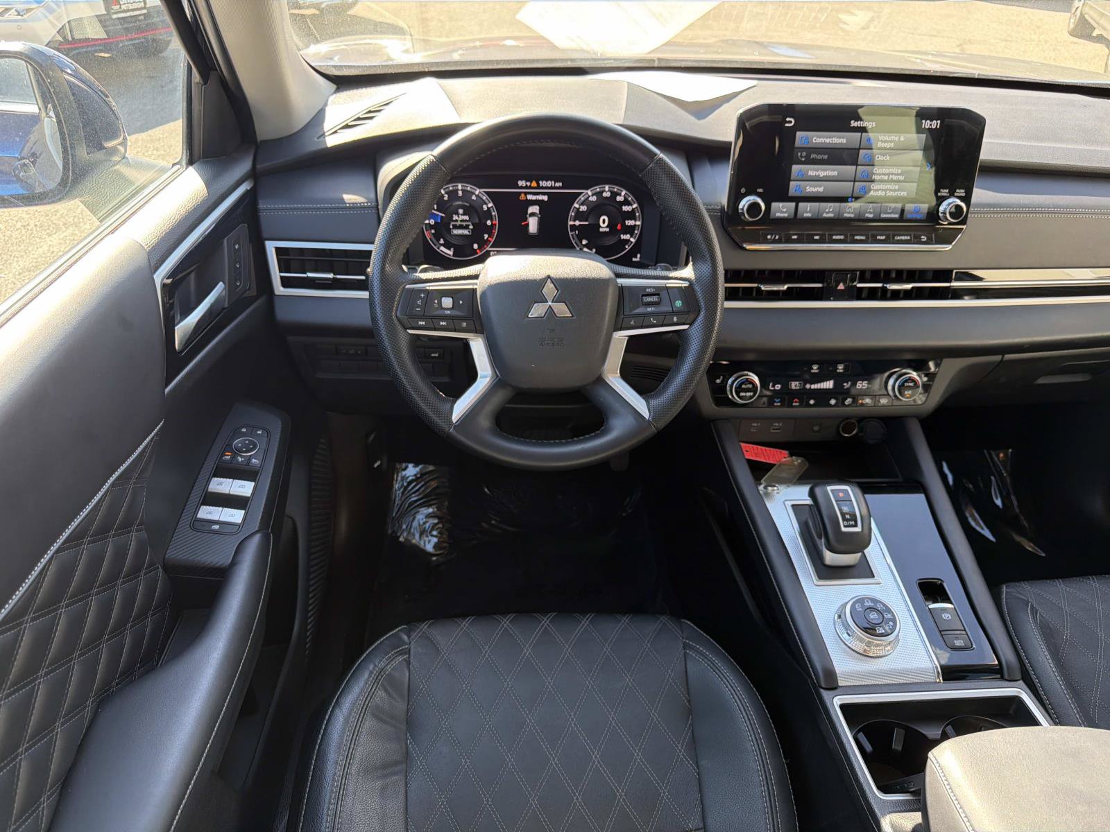 Used 2023 Mitsubishi Outlander SEL 40th Anniversary AWD/4WD image 8