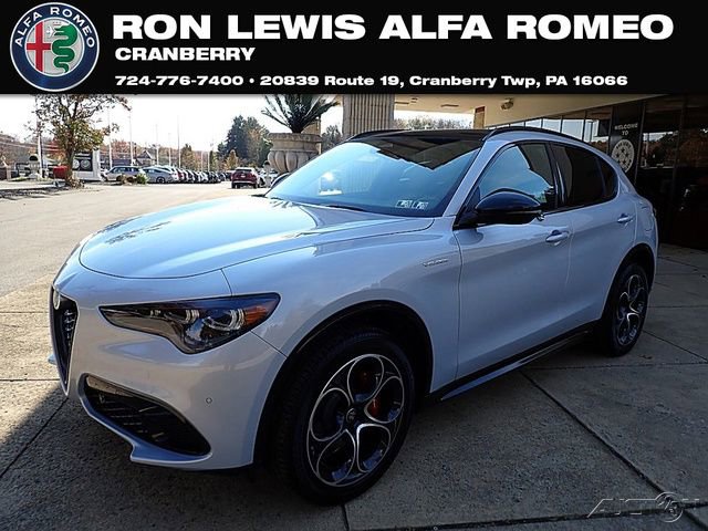 New 2025 Alfa Romeo Stelvio Sprint