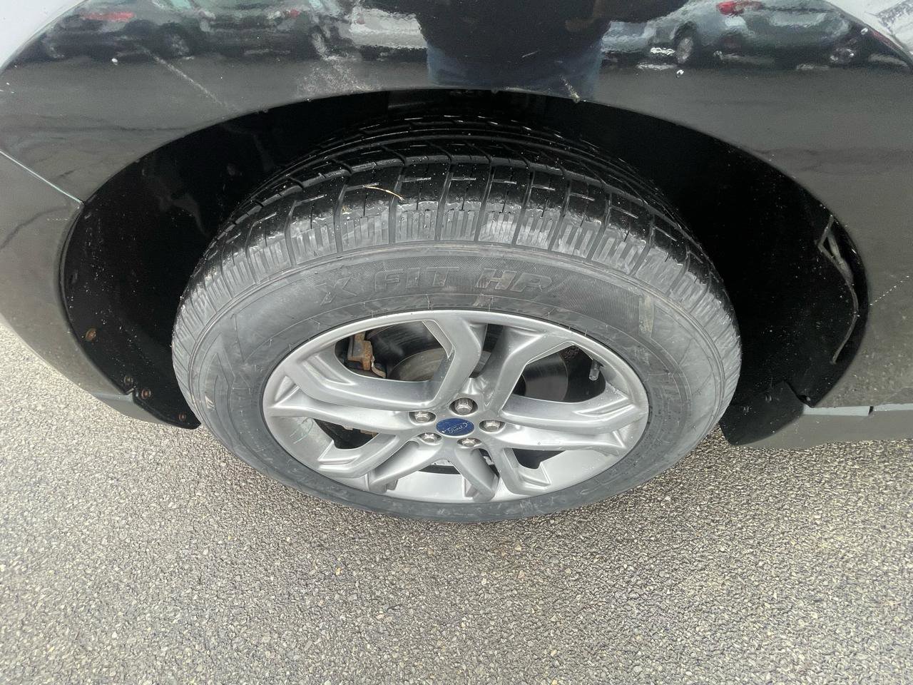 Used 2015 Ford Edge Titanium image 18