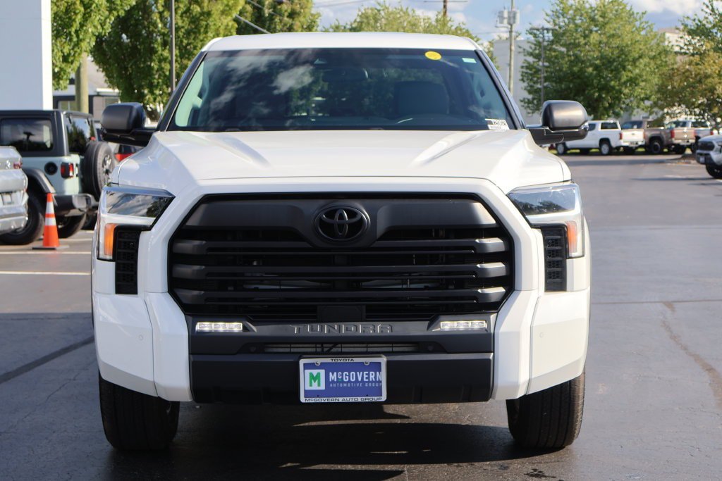 Used 2023 Toyota Tundra SR5 w/ SR5 Convenience Package AWD/4WD image 12