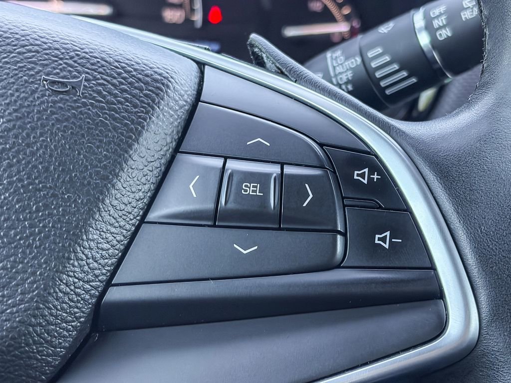 Used 2017 Cadillac XT5 Luxury w/ Driver Awareness Package image 20