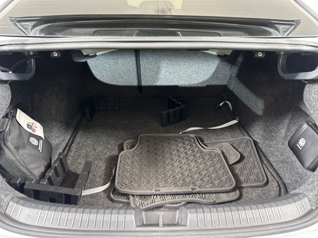 Used 2022 Volkswagen Jetta SE image 26