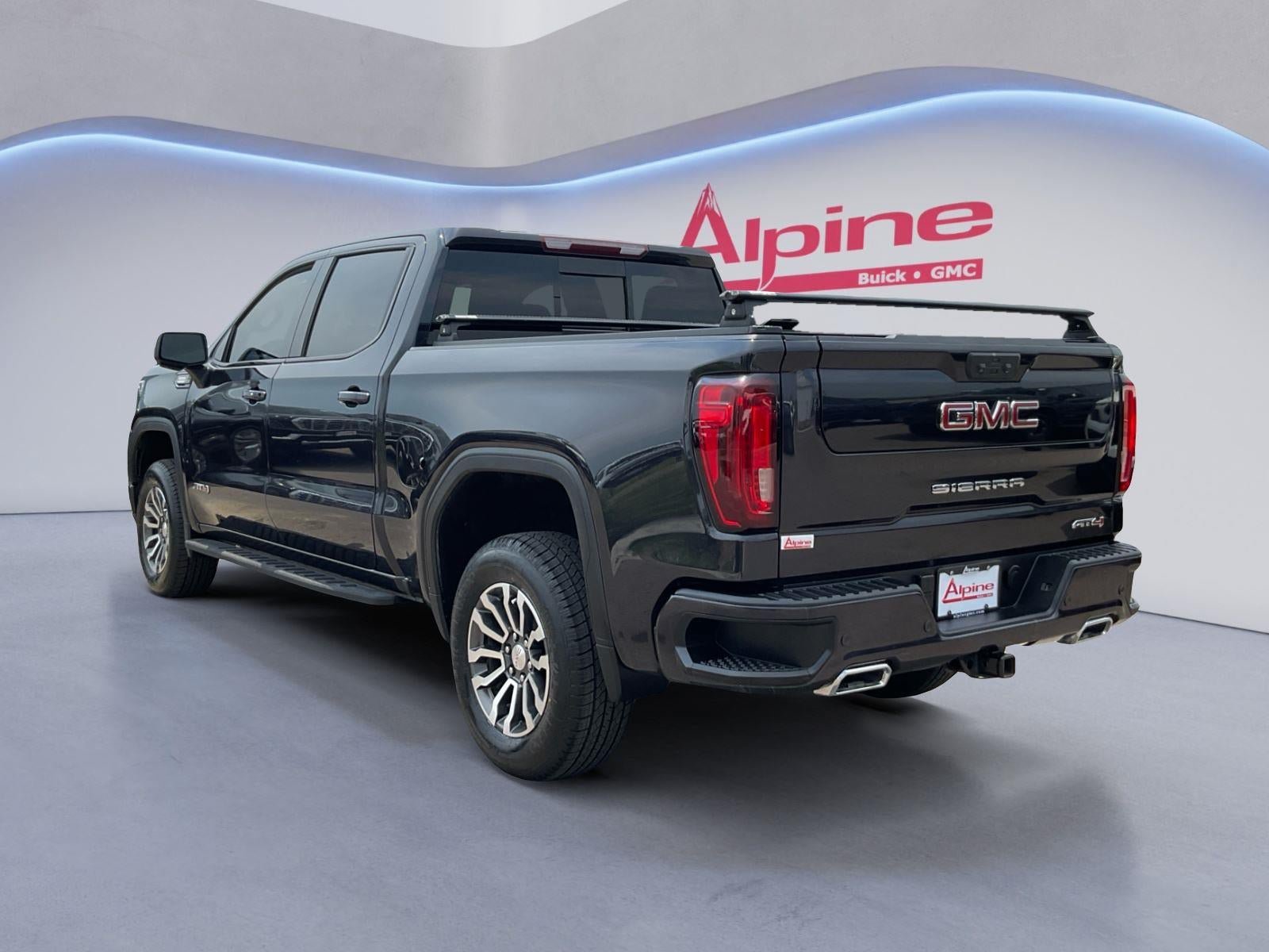 Used 2023 GMC Sierra 1500 AT4 w/ AT4 Premium Package AWD/4WD image 3