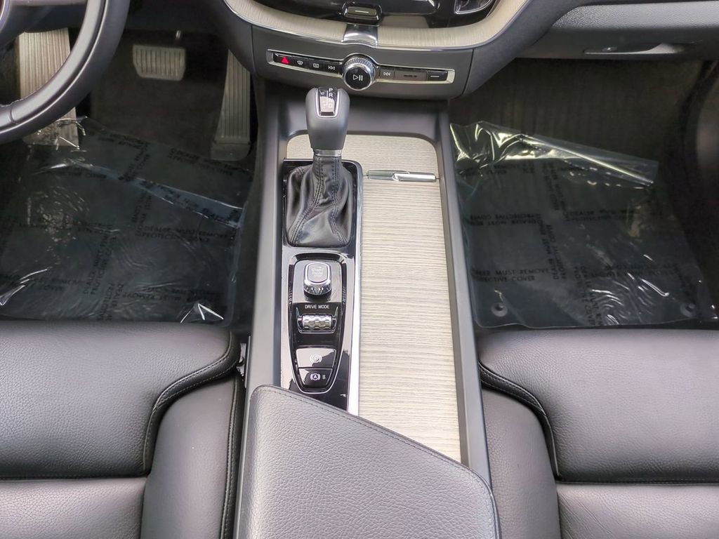 Used 2020 Volvo XC60 T5 Inscription w/ Protection Package Premier image 18