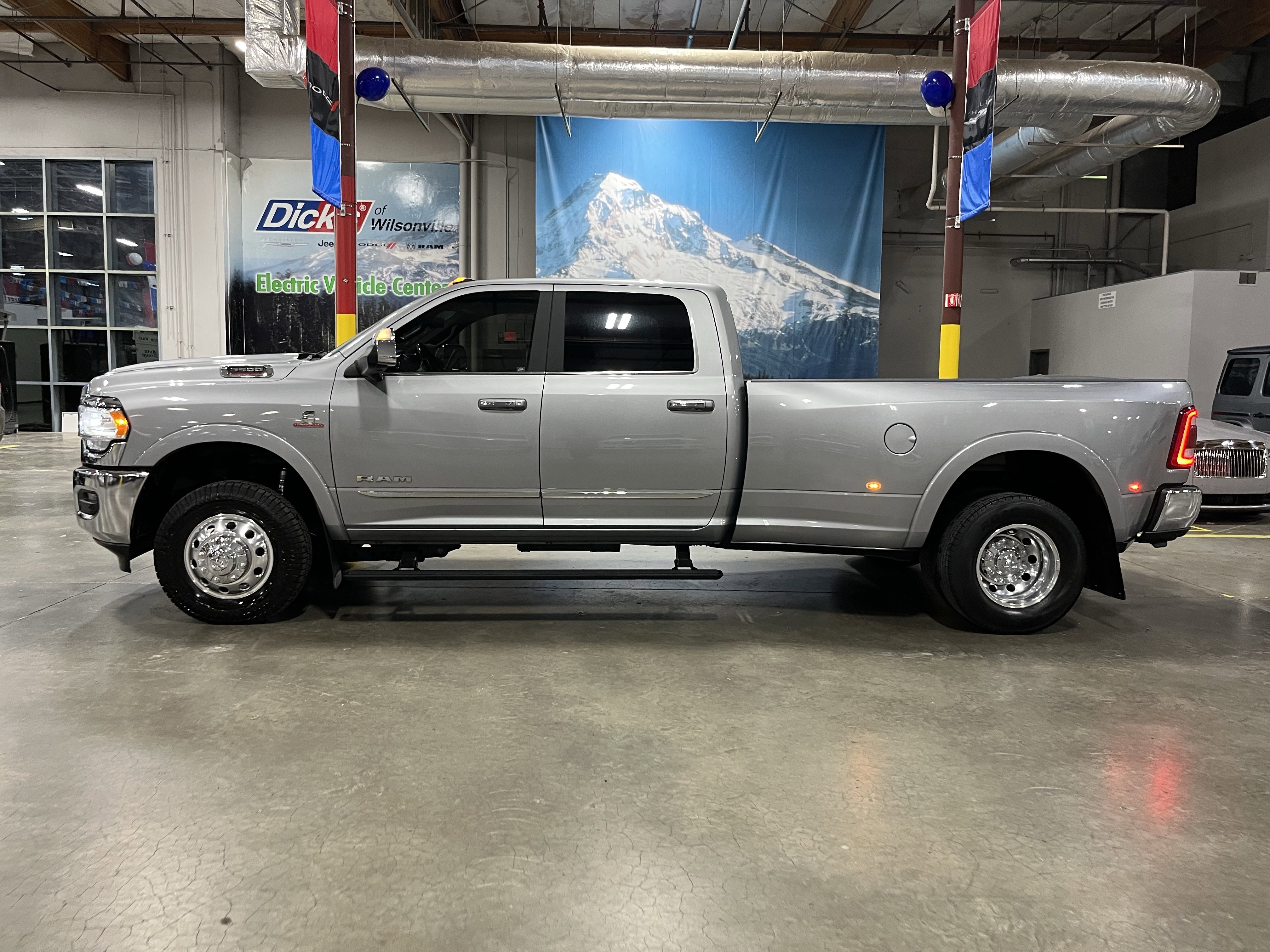 Used 2022 RAM 3500 Limited image 2